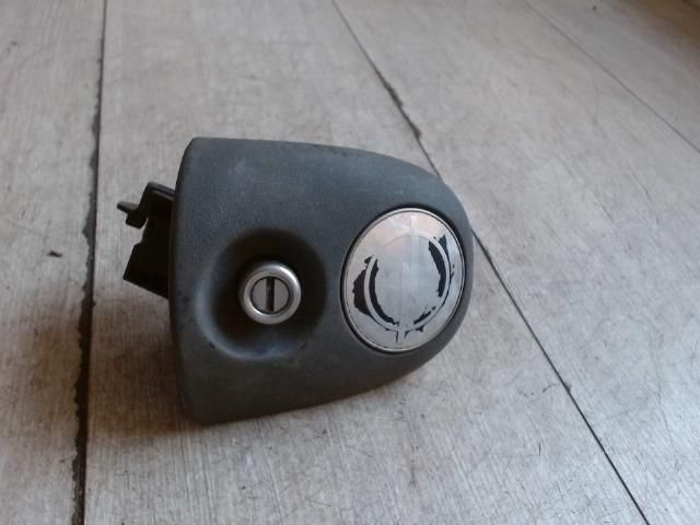 bontott OPEL CORSA B Csomagtérajtó Zárbetét