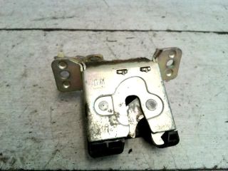 bontott OPEL CORSA B Csomagtérajtó Zárszerkezet