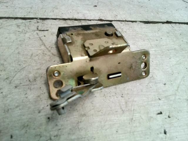 bontott OPEL CORSA B Csomagtérajtó Zárszerkezet