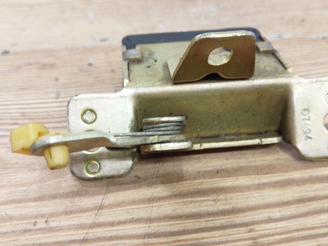 bontott OPEL CORSA B Csomagtérajtó Zárszerkezet