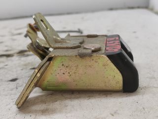 bontott OPEL CORSA B Csomagtérajtó Zárszerkezet