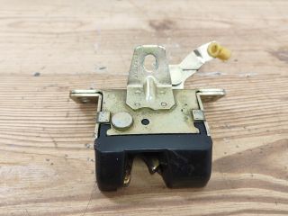 bontott OPEL CORSA B Csomagtérajtó Zárszerkezet