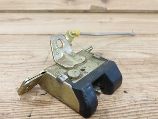 bontott OPEL CORSA B Csomagtérajtó Zárszerkezet