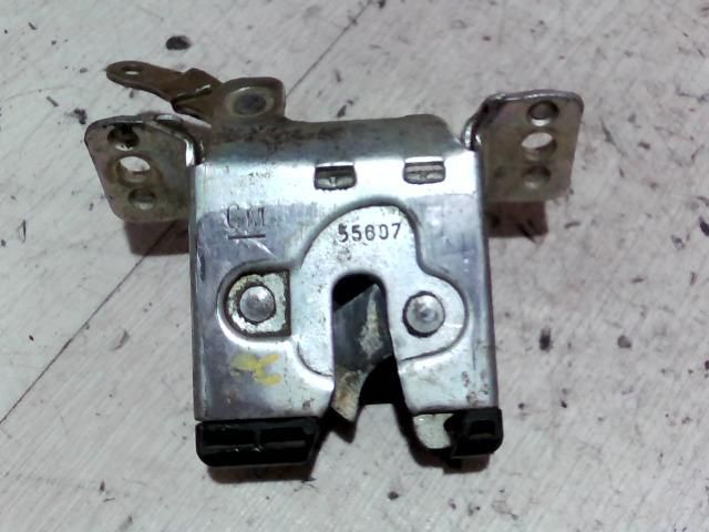 bontott OPEL CORSA B Csomagtérajtó Zárszerkezet