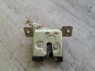 bontott OPEL CORSA B Csomagtérajtó Zárszerkezet