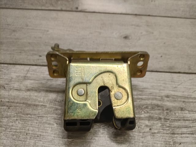 bontott OPEL CORSA B Csomagtérajtó Zárszerkezet