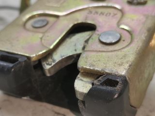 bontott OPEL CORSA B Csomagtérajtó Zárszerkezet