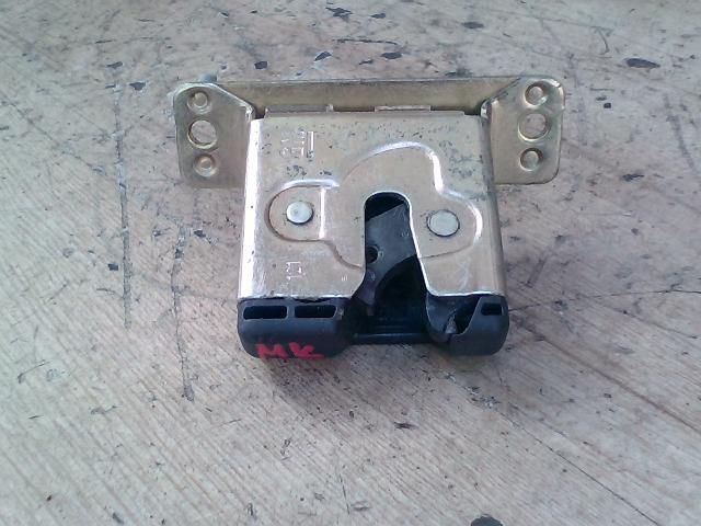 bontott OPEL CORSA B Csomagtérajtó Zárszerkezet