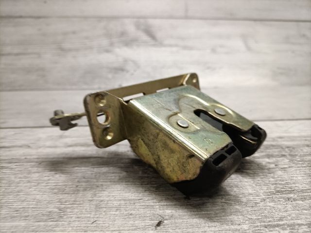 bontott OPEL CORSA B Csomagtérajtó Zárszerkezet