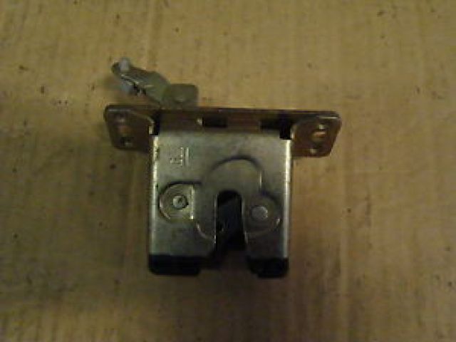 bontott OPEL CORSA B Csomagtérajtó Zárszerkezet