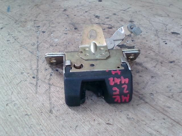 bontott OPEL CORSA B Csomagtérajtó Zárszerkezet