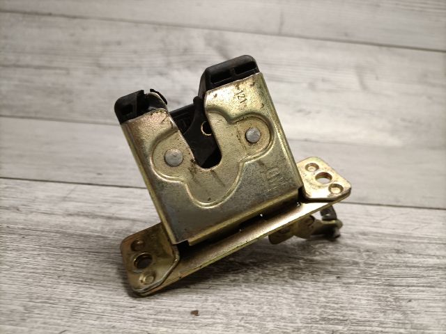 bontott OPEL CORSA B Csomagtérajtó Zárszerkezet