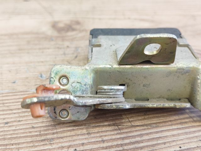 bontott OPEL CORSA B Csomagtérajtó Zárszerkezet