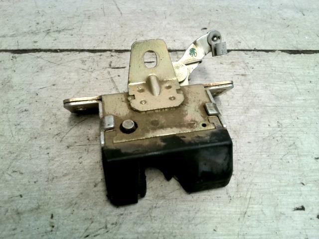 bontott OPEL CORSA B Csomagtérajtó Zárszerkezet