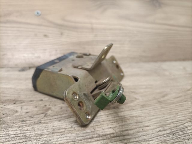 bontott OPEL CORSA B Csomagtérajtó Zárszerkezet