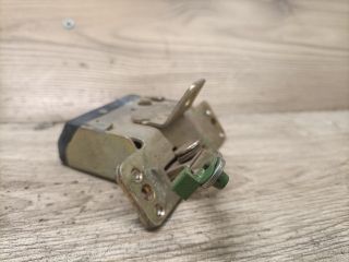 bontott OPEL CORSA B Csomagtérajtó Zárszerkezet