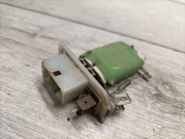 bontott OPEL CORSA B Előtét Ellenállás Fűtőmotor