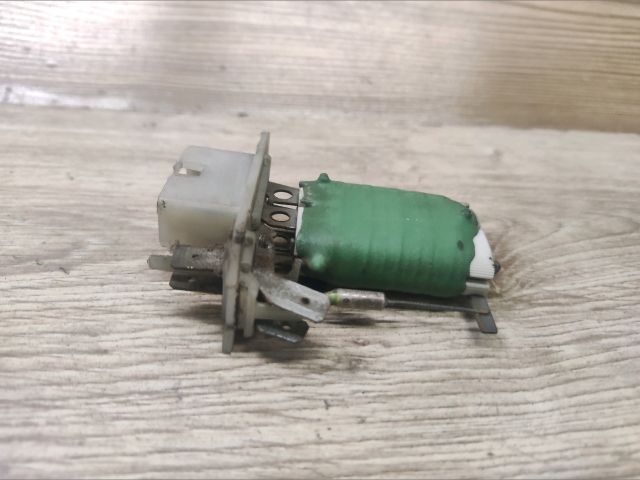 bontott OPEL CORSA B Előtét Ellenállás Fűtőmotor