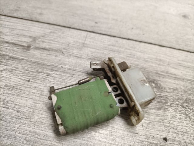 bontott OPEL CORSA B Előtét Ellenállás Fűtőmotor