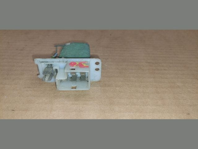 bontott OPEL CORSA B Előtét Ellenállás Fűtőmotor