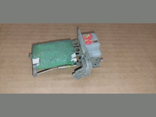 bontott OPEL CORSA B Előtét Ellenállás Fűtőmotor