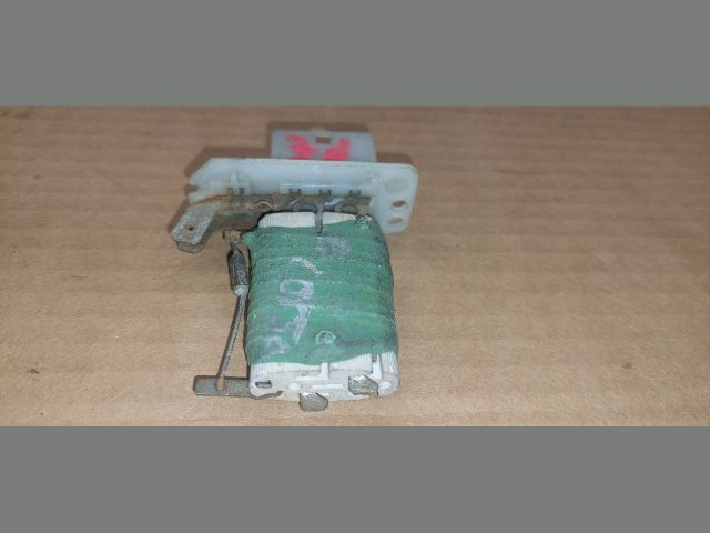 bontott OPEL CORSA B Előtét Ellenállás Fűtőmotor