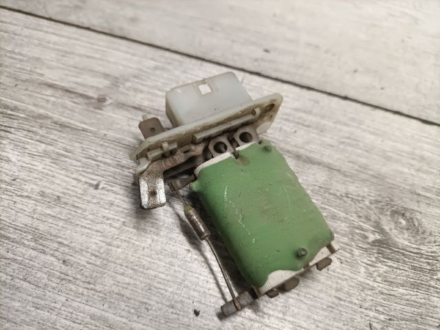 bontott OPEL CORSA B Előtét Ellenállás Fűtőmotor