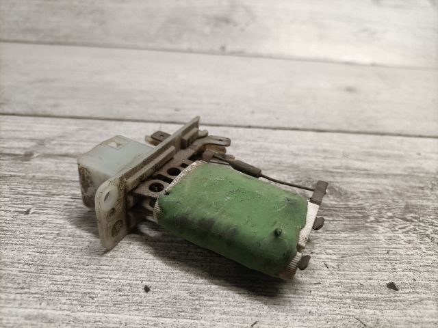 bontott OPEL CORSA B Előtét Ellenállás Fűtőmotor