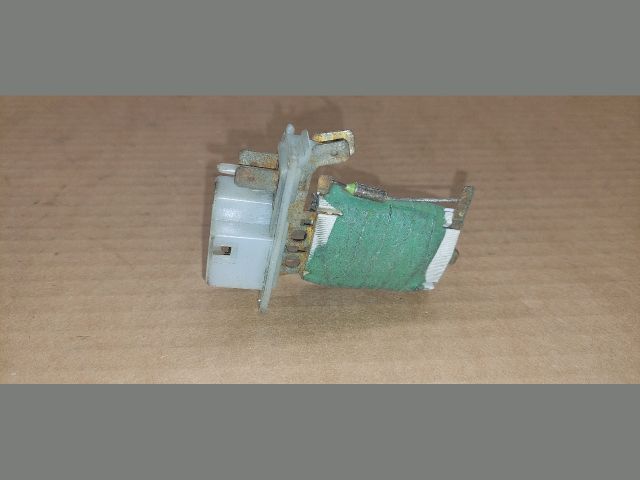 bontott OPEL CORSA B Előtét Ellenállás Fűtőmotor