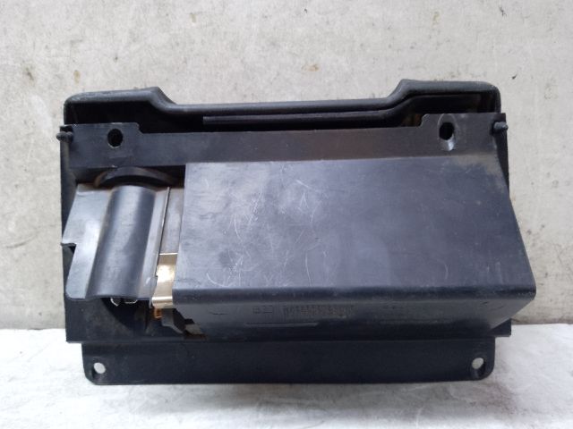 bontott OPEL CORSA B Első Hamutartó