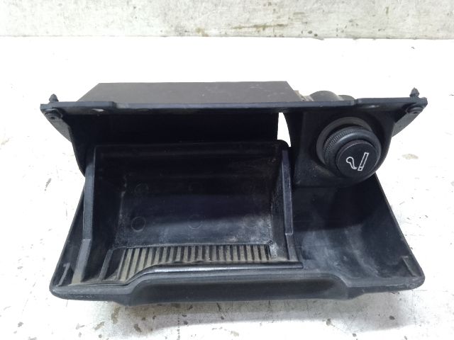 bontott OPEL CORSA B Első Hamutartó