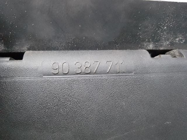 bontott OPEL CORSA B Első Hamutartó