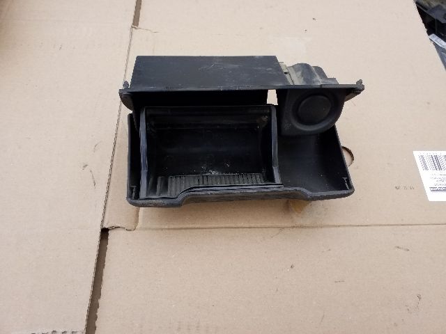 bontott OPEL CORSA B Első Hamutartó