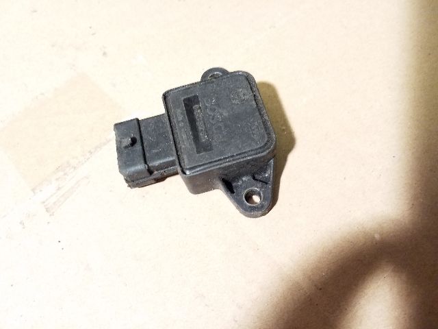 bontott OPEL CORSA B Fojtószelep Jeladó