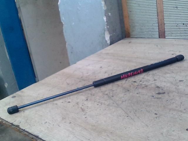 bontott OPEL CORSA B Gázrugós Kitámasztó Teleszkóp Csomagtérajtó (Pozíciófüggetlen)