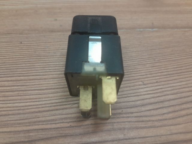 bontott OPEL CORSA B Hátsó Ködzárófény Kapcsoló