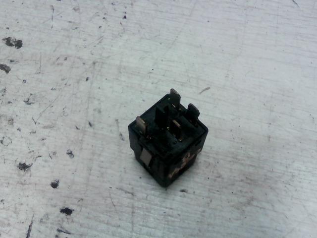 bontott OPEL CORSA B Hátsó Ködzárófény Kapcsoló