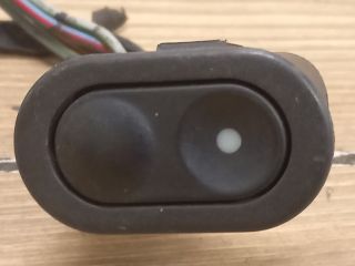 bontott OPEL CORSA B Jobb első Ablakemelő Kapcsoló