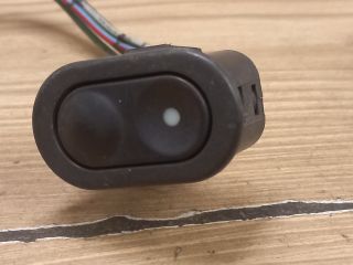 bontott OPEL CORSA B Jobb első Ablakemelő Kapcsoló