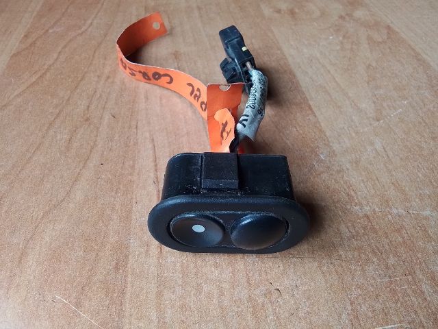 bontott OPEL CORSA B Jobb első Ablakemelő Kapcsoló