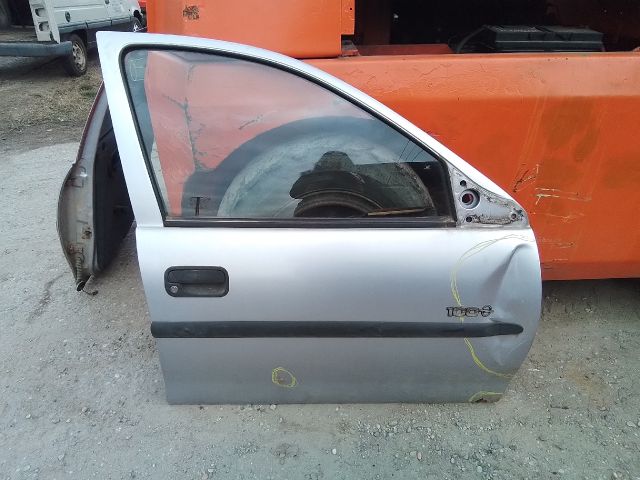 bontott OPEL CORSA B Jobb első Ajtó (Üres lemez)