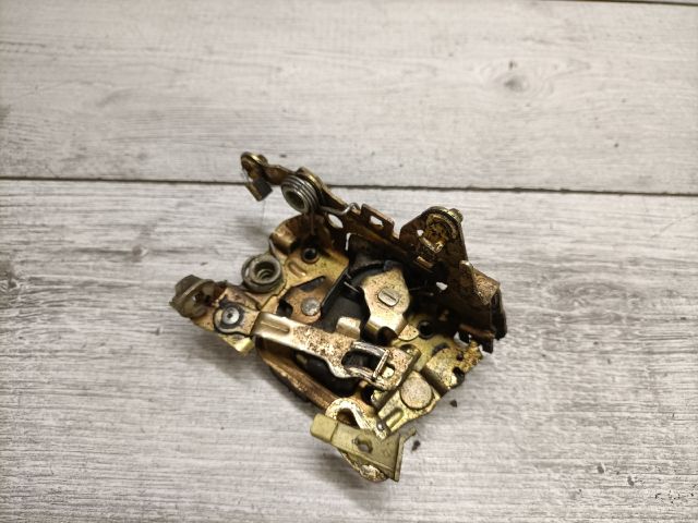 bontott OPEL CORSA B Jobb első Ajtózár