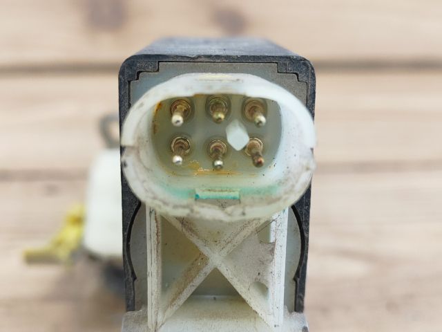 bontott OPEL CORSA B Jobb első Ajtózár