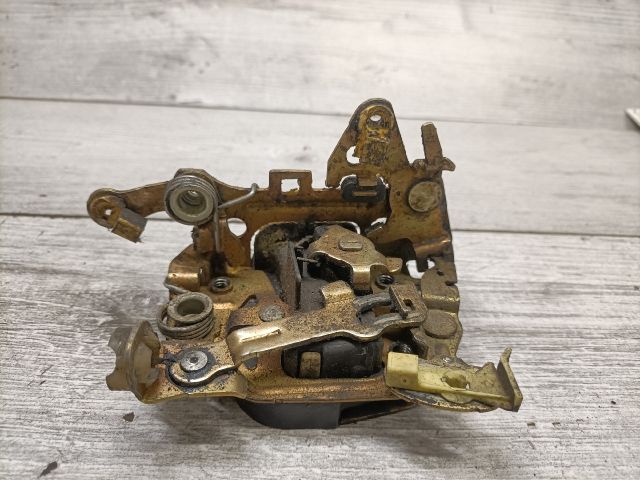 bontott OPEL CORSA B Jobb első Ajtózár