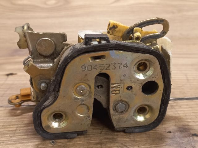 bontott OPEL CORSA B Jobb első Ajtózár