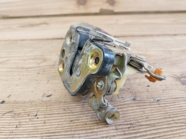 bontott OPEL CORSA B Jobb első Ajtózár