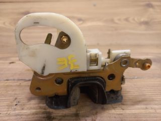 bontott OPEL CORSA B Jobb első Ajtózár