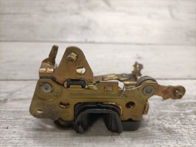 bontott OPEL CORSA B Jobb első Ajtózár