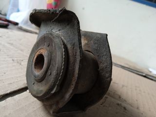 bontott OPEL CORSA B Jobb első Alsó Lengőkar