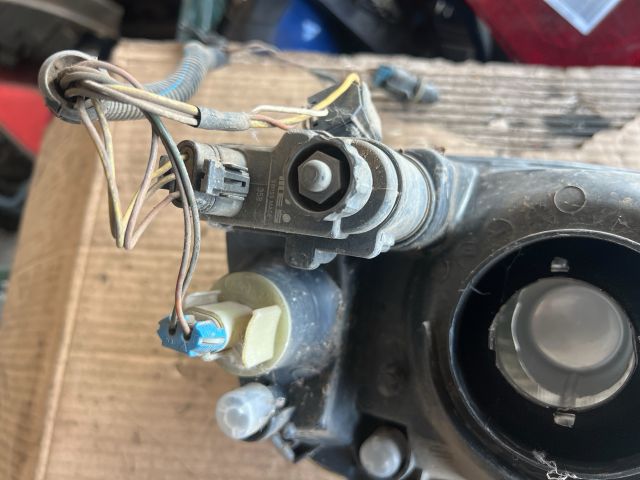 bontott OPEL CORSA B Jobb Fényszóró